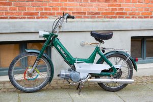 What’s the Difference Between an E-Bike and a Moped